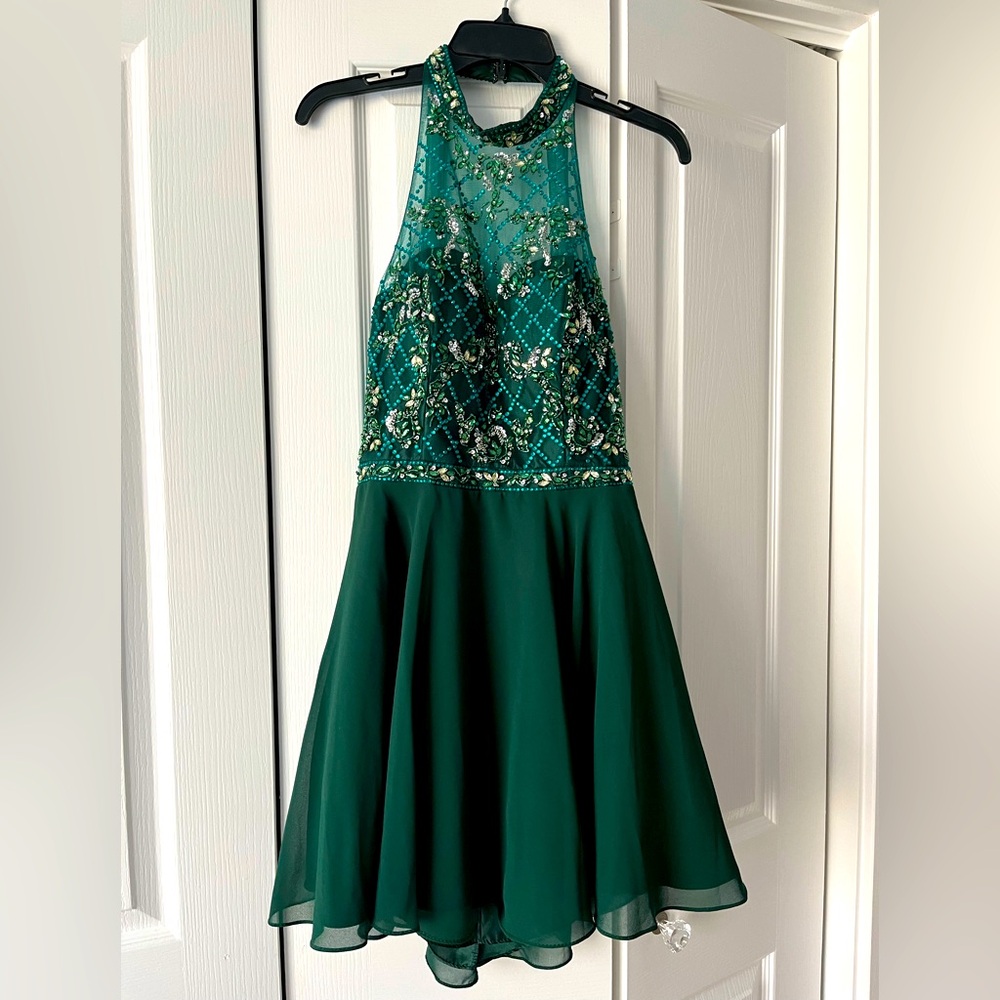 Stunning Emerald Green Dress with Exquisite Rhinestones, Size 13/14